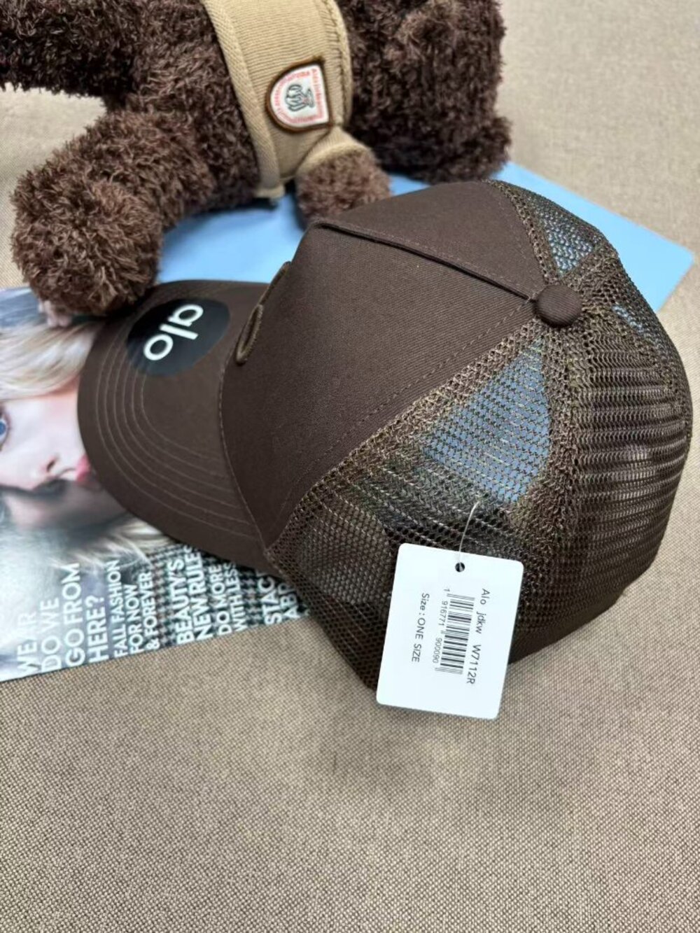 🏙ALO Yoga Trucker Hat Coffee Brown Perfect for Everyday City Street Style🎻 - Picture 3 of 4